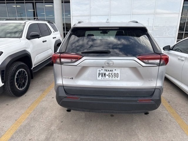 2021 Toyota RAV4 LE