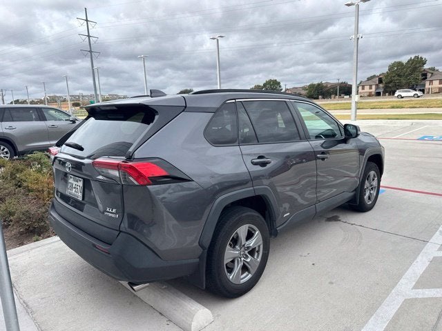 2022 Toyota RAV4 XLE