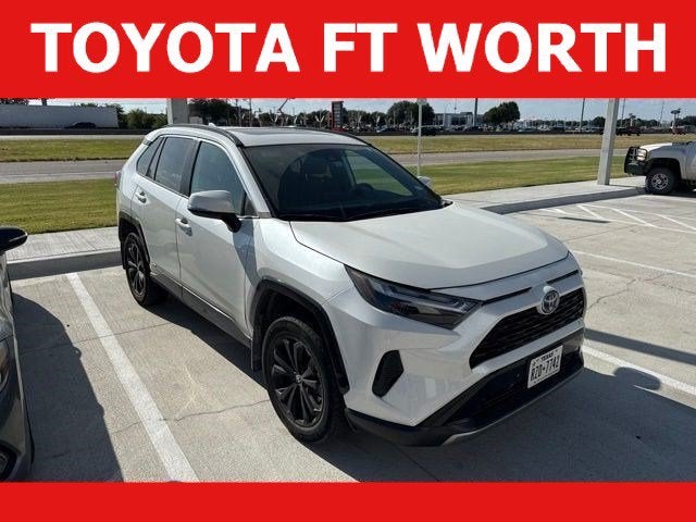 2022 Toyota RAV4 SE