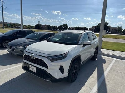 2022 Toyota RAV4 SE