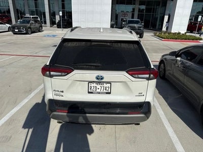 2022 Toyota RAV4 SE