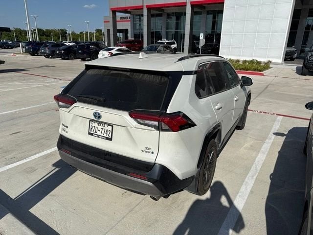 2022 Toyota RAV4 SE