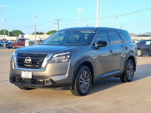 2025 Nissan Pathfinder S
