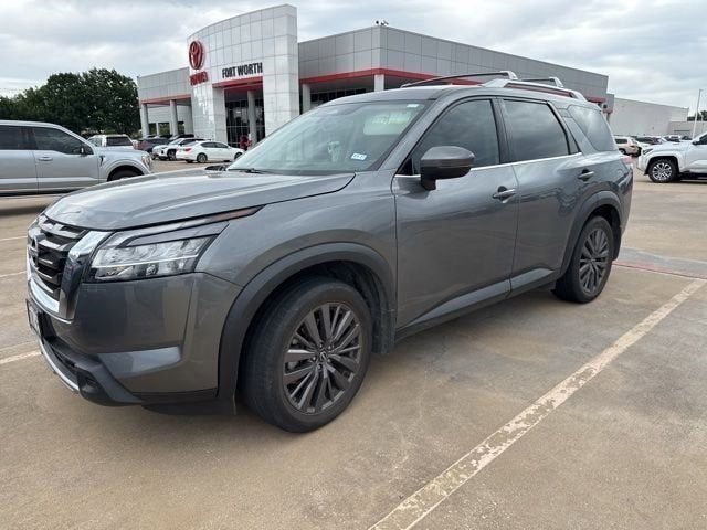 2024 Nissan Pathfinder SL