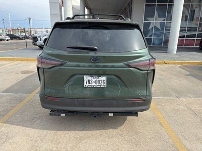 2025 Toyota Sienna Woodland Edition