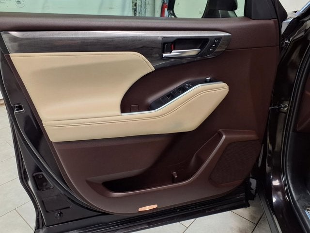 2022 Toyota Highlander Platinum