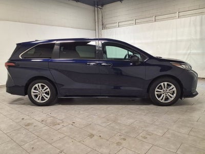 2022 Toyota Sienna XSE