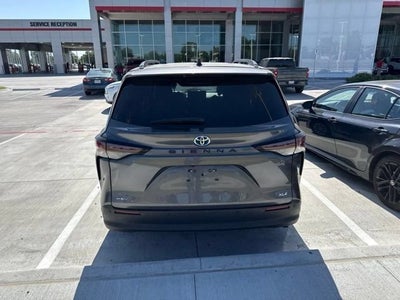 2025 Toyota Sienna XLE
