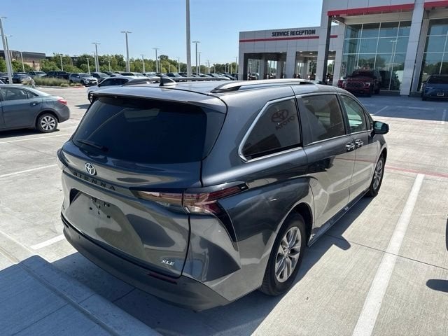 2025 Toyota Sienna XLE