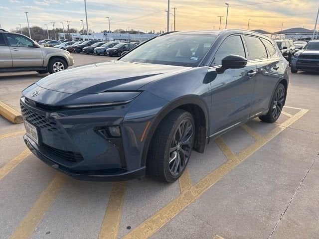 2025 Toyota Crown Signia XLE