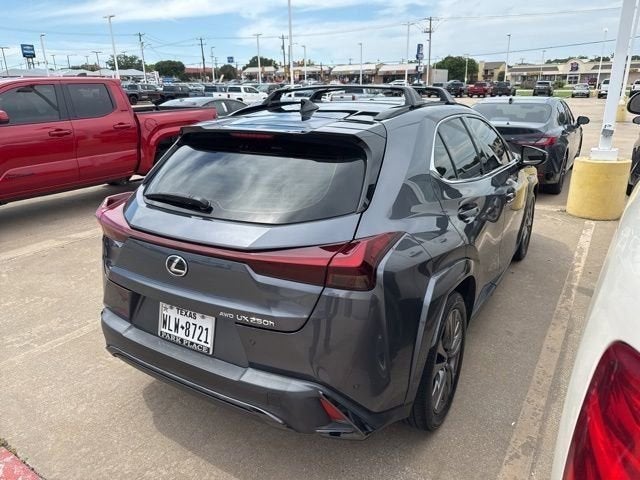 2024 Lexus UX 250h F SPORT Handling