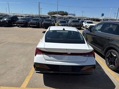 2025 Hyundai Elantra SEL Convenience