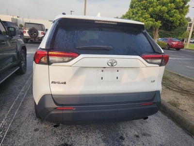 2020 Toyota RAV4 LE