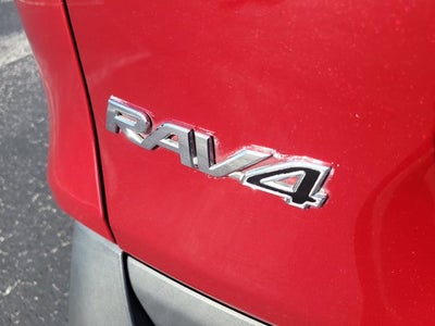 2020 Toyota RAV4 LE