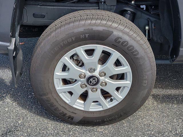 2025 Toyota TACOMA SR5 SR5