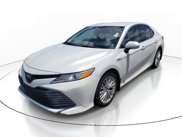 2020 Toyota Camry Hybrid XLE