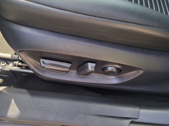 2023 Toyota Camry Hybrid SE