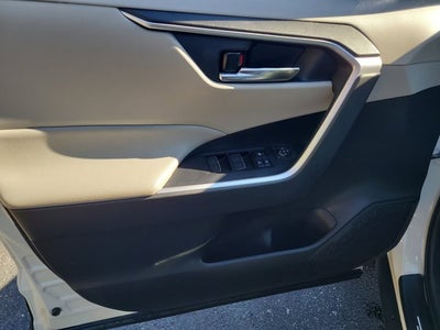 2022 Toyota RAV4 HYBRID Hybrid XLE Premium