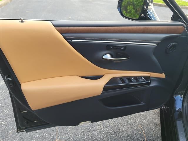 2025 Lexus ES 300h ES 300h