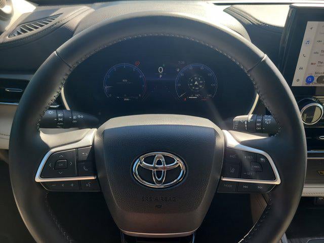 2025 Toyota HIGHLANDER Limited