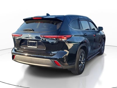 2024 Toyota HIGHLANDER LE