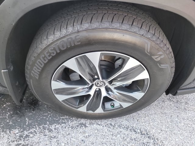 2024 Toyota HIGHLANDER LE