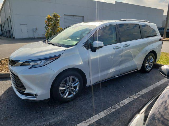 2023 Toyota SIENNA LIMITED Limited