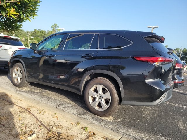 2022 Toyota Highlander LE