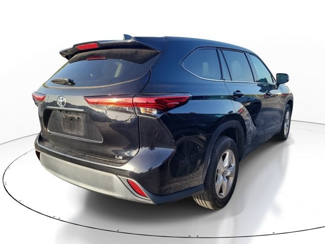 2022 Toyota Highlander LE