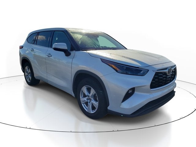 2022 Toyota HIGHLANDER LE