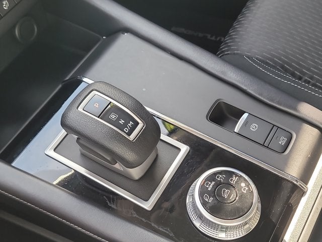 2022 Mitsubishi Outlander ES
