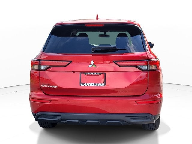 2022 Mitsubishi Outlander ES