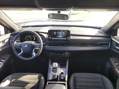 2023 Mitsubishi Outlander SE Black Edition