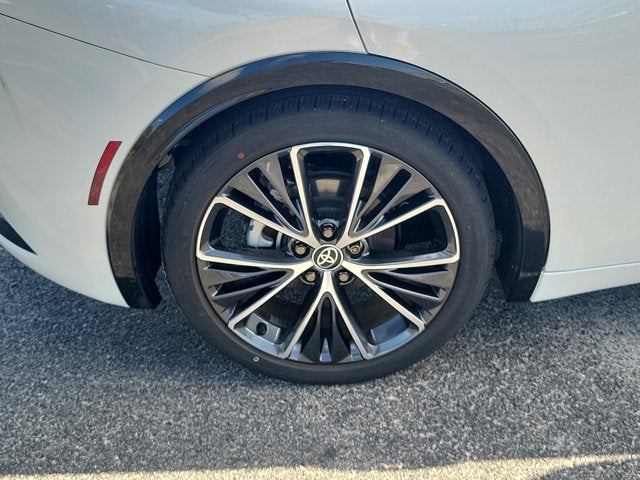 2025 Toyota PRIUS XLE