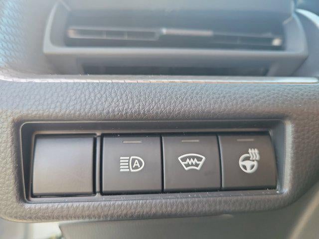 2025 Toyota PRIUS XLE