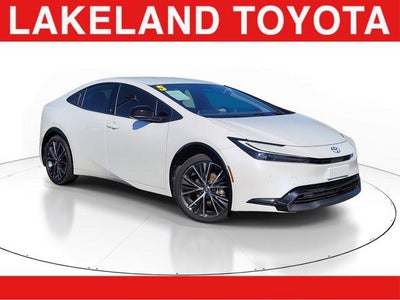 2025 Toyota PRIUS XLE