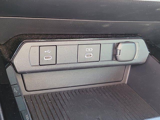 2025 Toyota PRIUS XLE