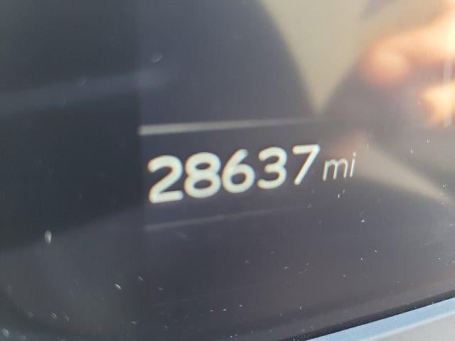 2025 Toyota PRIUS XLE