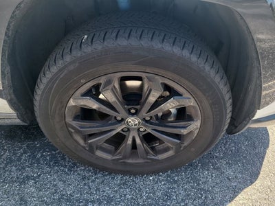 2022 Toyota RAV4 Hybrid SE