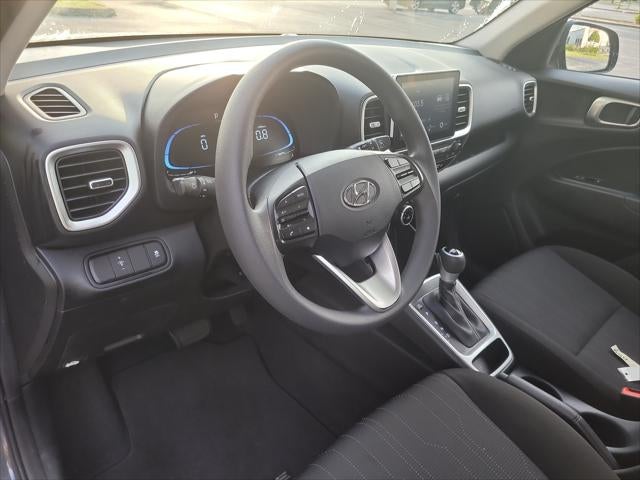2025 Hyundai Venue SE
