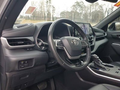 2024 Toyota Highlander LE
