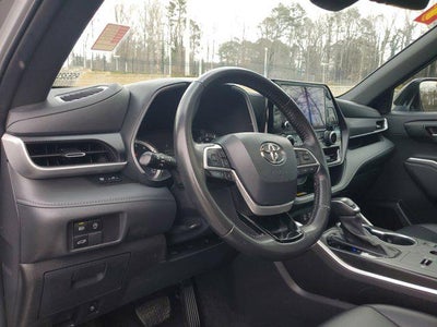 2024 Toyota Highlander LE