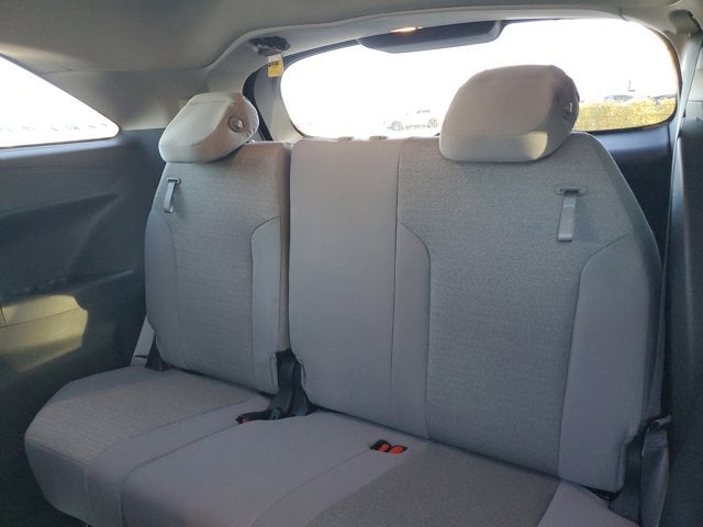 2025 Toyota Sienna LE