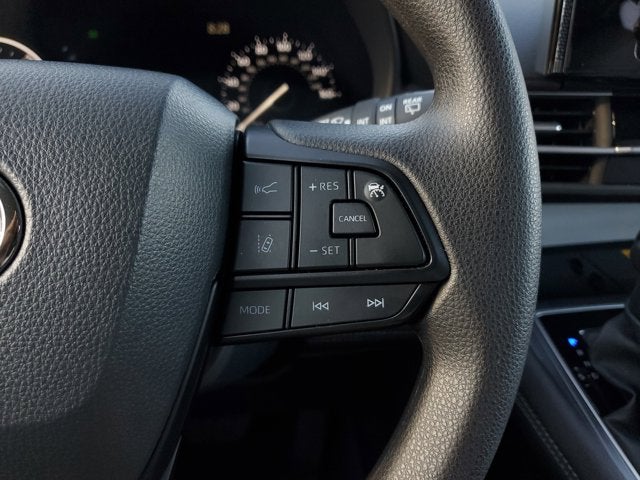 2025 Toyota Sienna LE