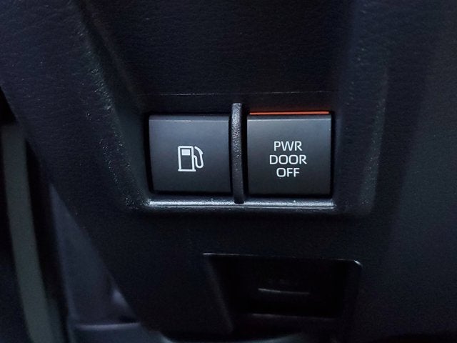 2025 Toyota Sienna LE