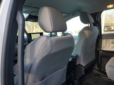 2025 Toyota Sienna LE