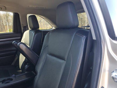 2016 Toyota Highlander Base