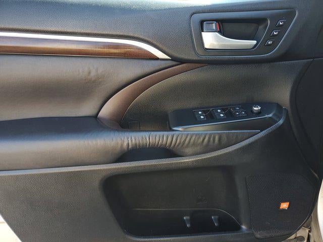 2016 Toyota Highlander Base