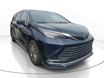 2021 Toyota Sienna XLE