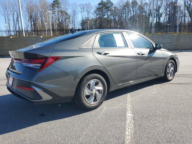 2024 Hyundai Elantra SE